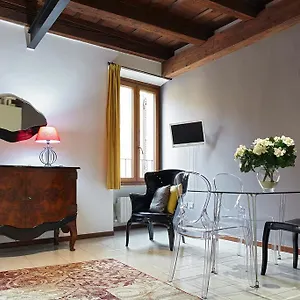  Apartment L'ospite Italy