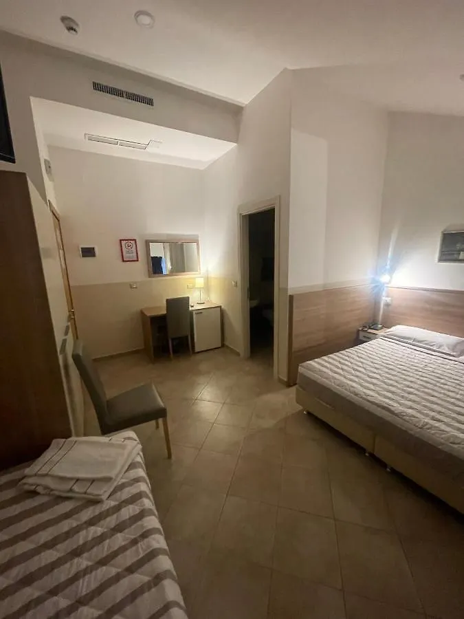 ***  Hotel Montecarlo ميلان إيطاليا
