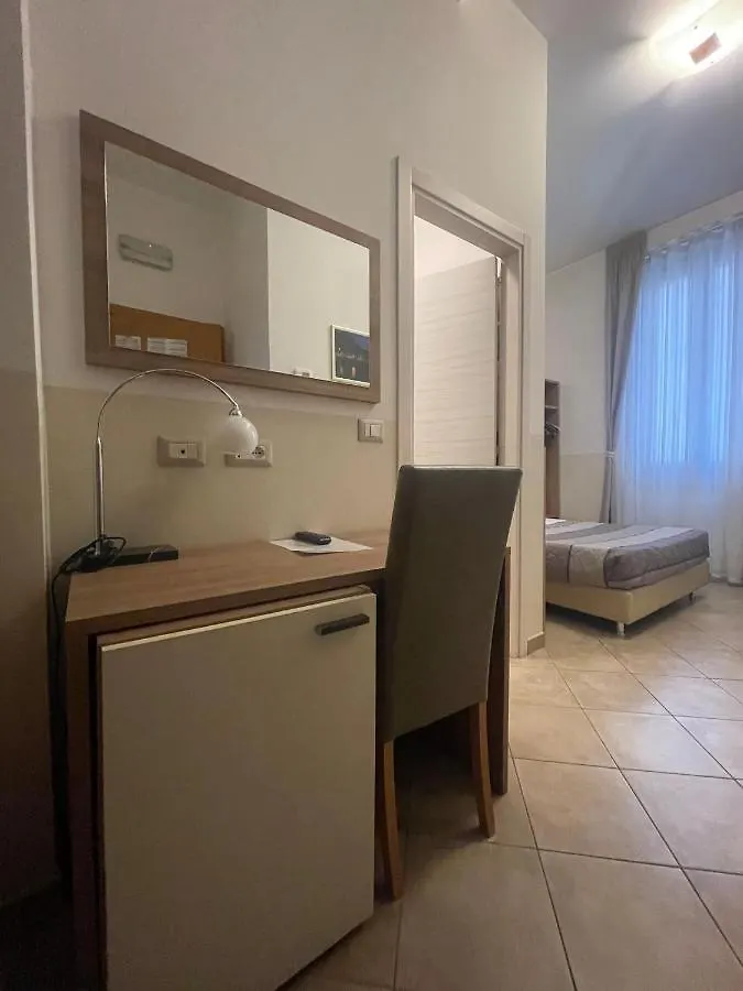Hotel Montecarlo ميلان