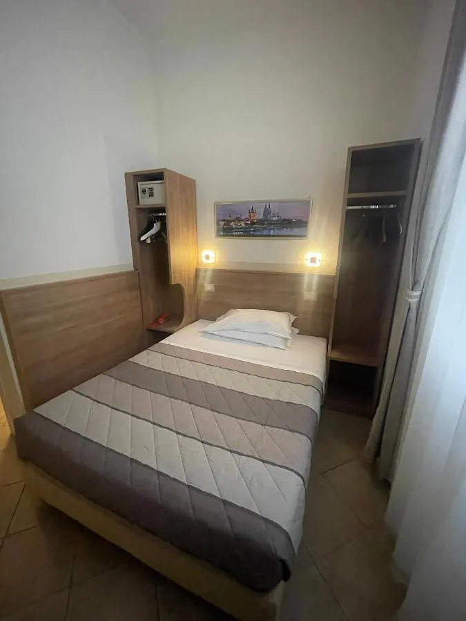 Hotel Montecarlo ميلان