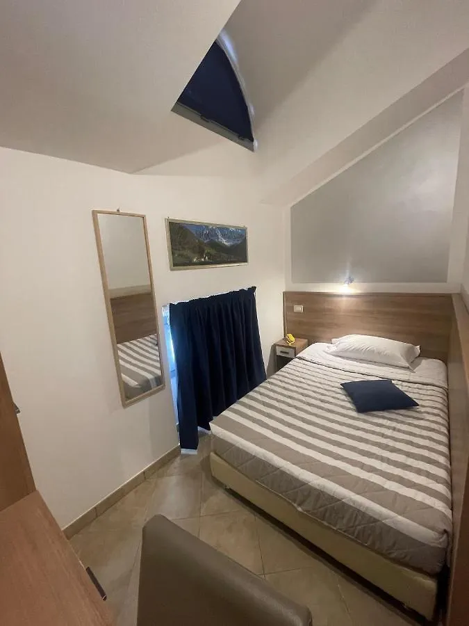 Hotel Montecarlo ميلان