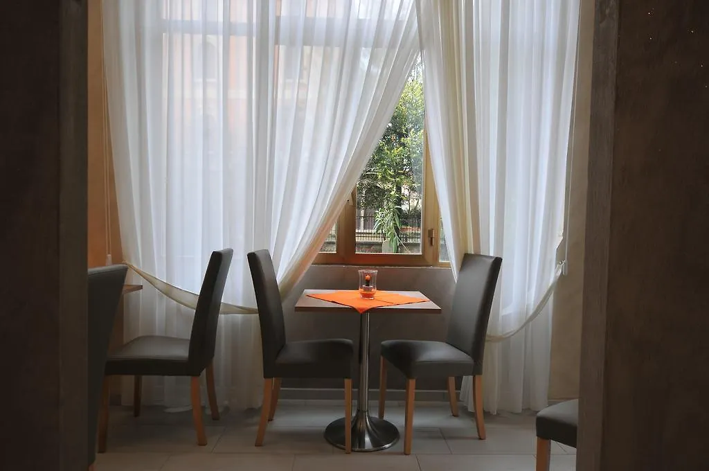 ***  Hotel Montecarlo ميلان إيطاليا