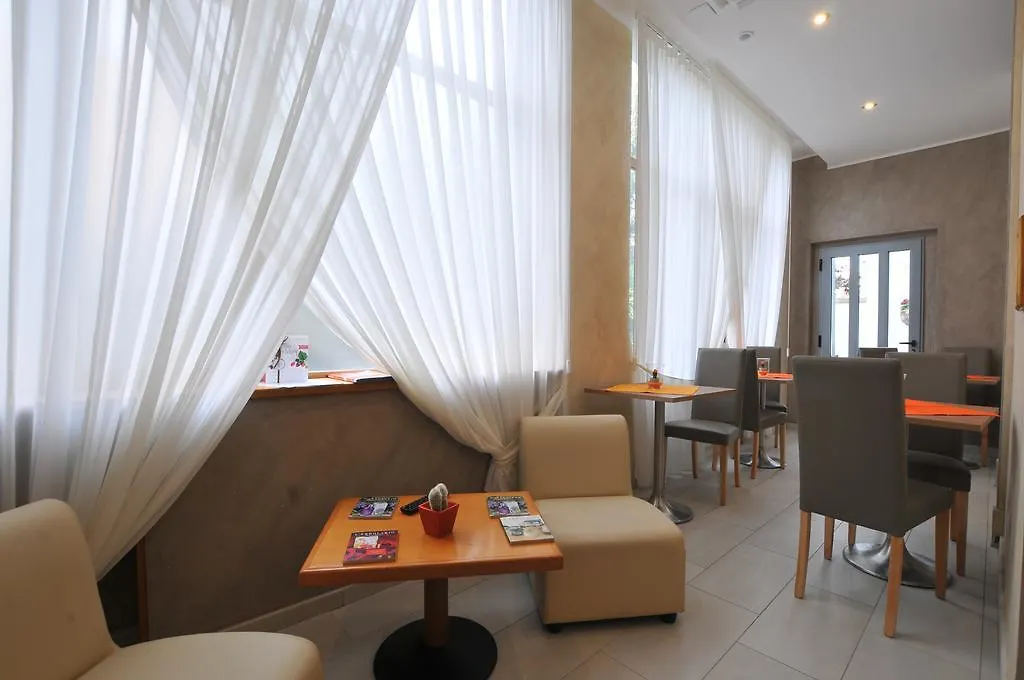Hotel Montecarlo ميلان