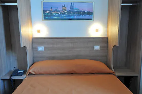 ***  Hotel Montecarlo ميلان إيطاليا