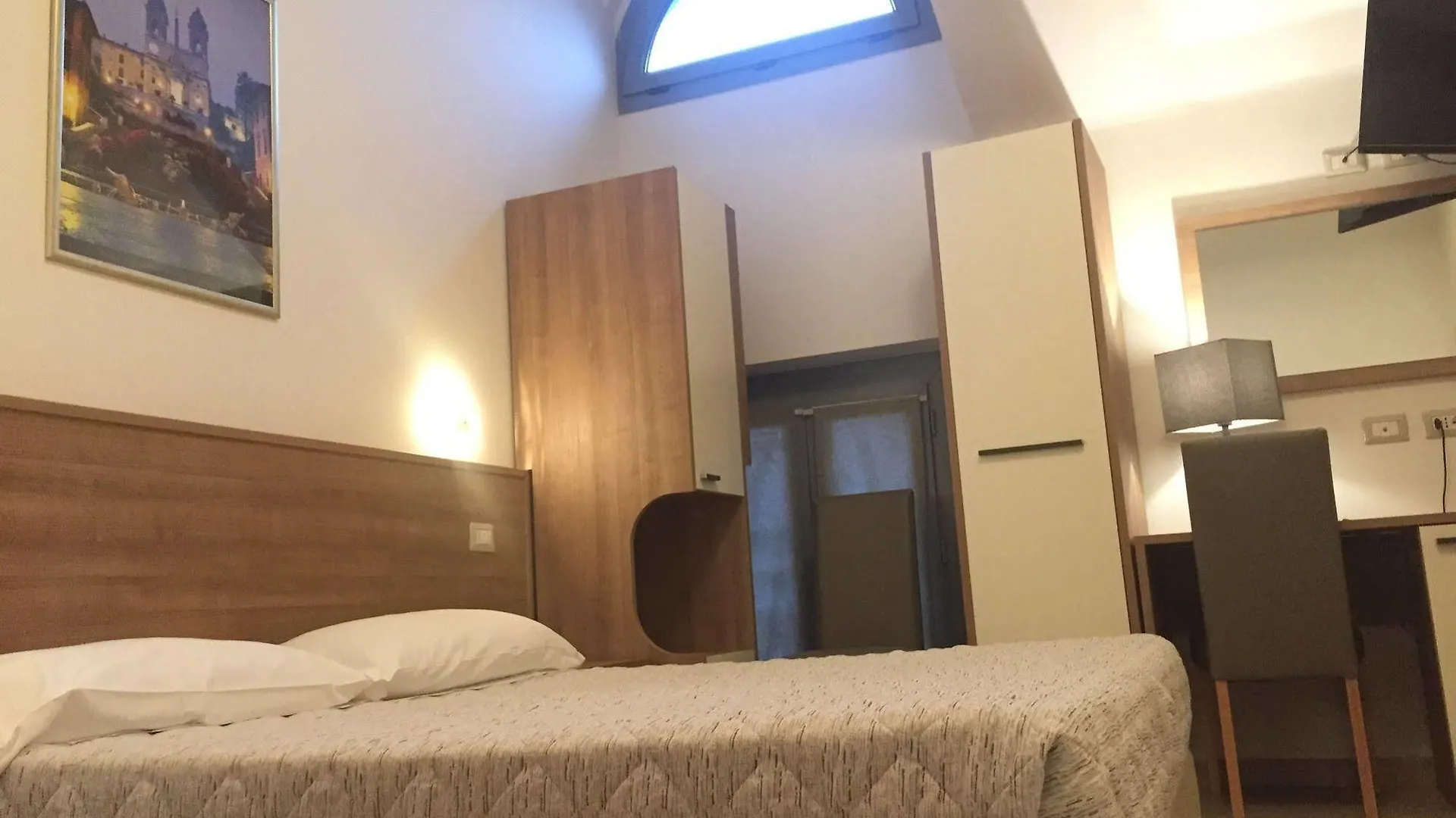 Hotel Montecarlo ميلان