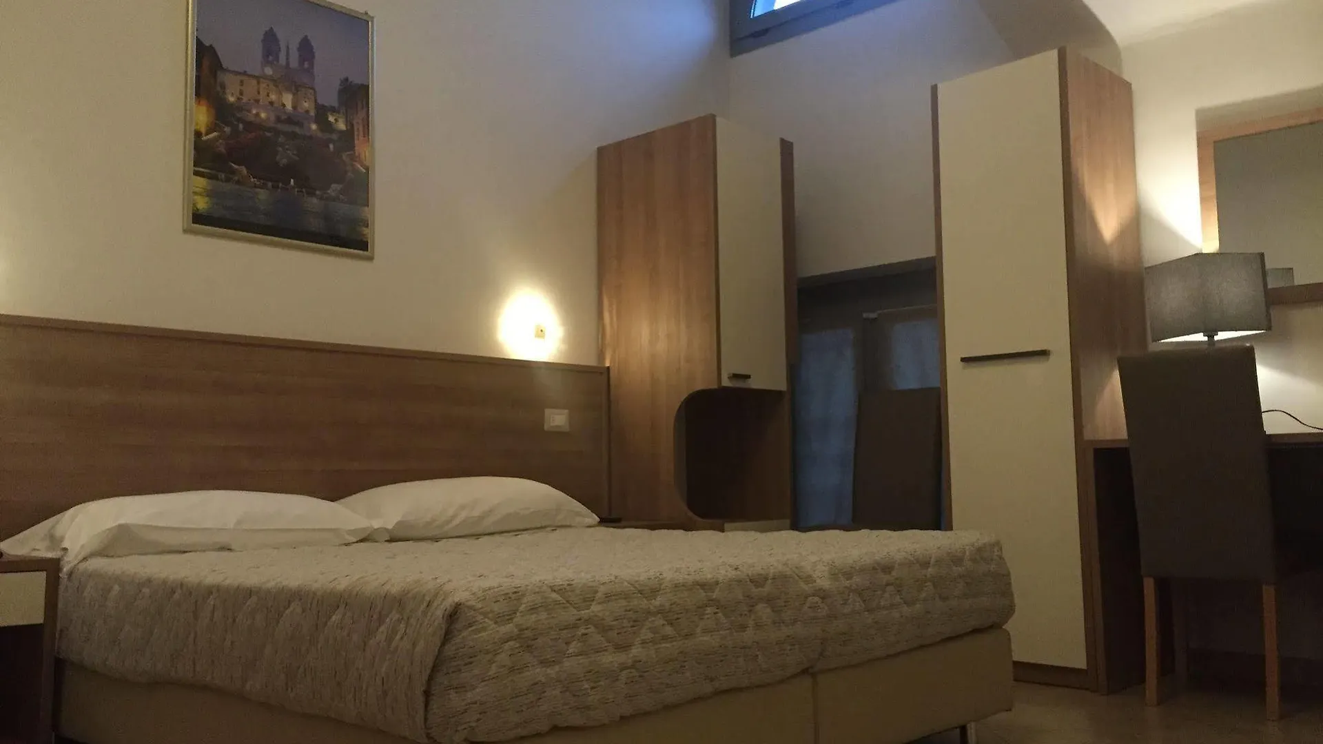 ***  Hotel Montecarlo ميلان إيطاليا