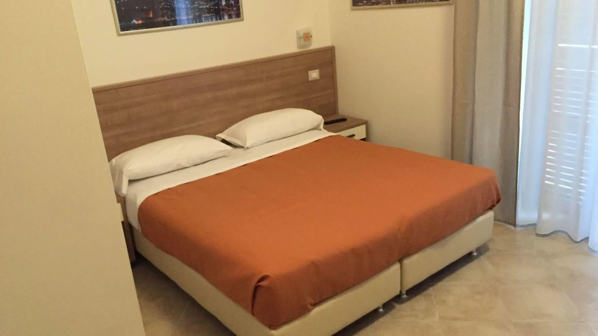 Hotel Montecarlo ميلان 3*,